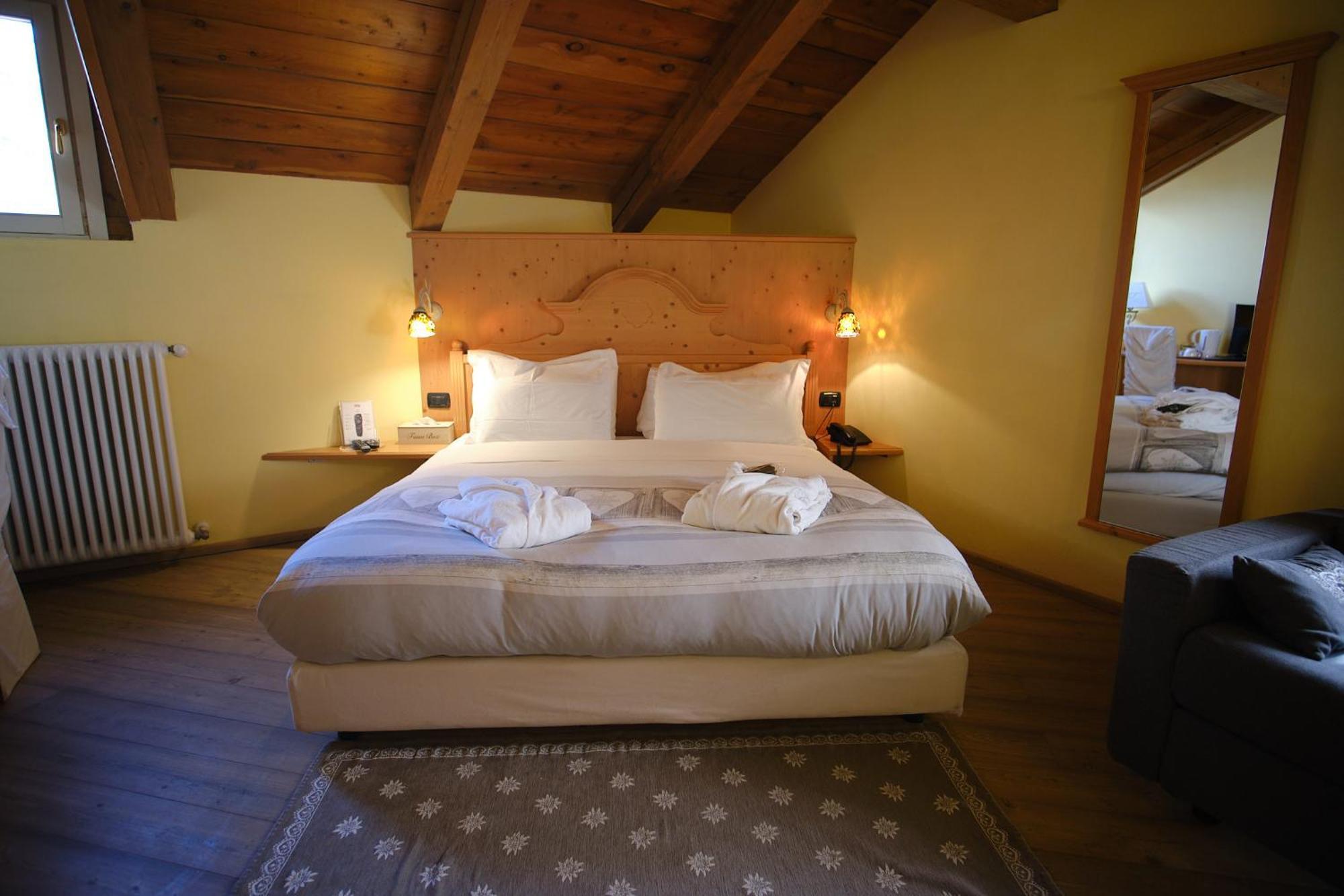 Hotel Bes & Spa Claviere Eksteriør billede
